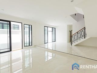 For sale 3 bedrooms townhouse in Bang Lamung, Chonburi
