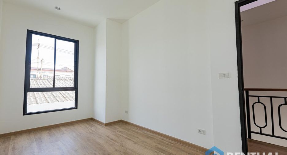 For sale 3 bedrooms townhouse in Bang Lamung, Chonburi