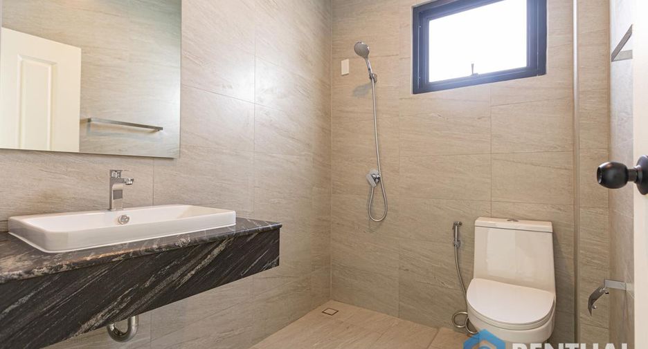 For sale 3 bedrooms townhouse in Bang Lamung, Chonburi