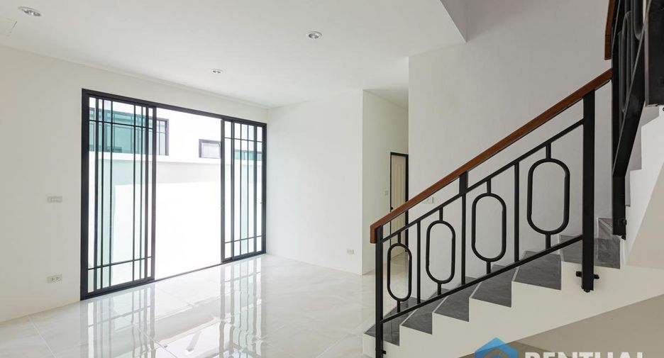 For sale 3 bedrooms townhouse in Bang Lamung, Chonburi