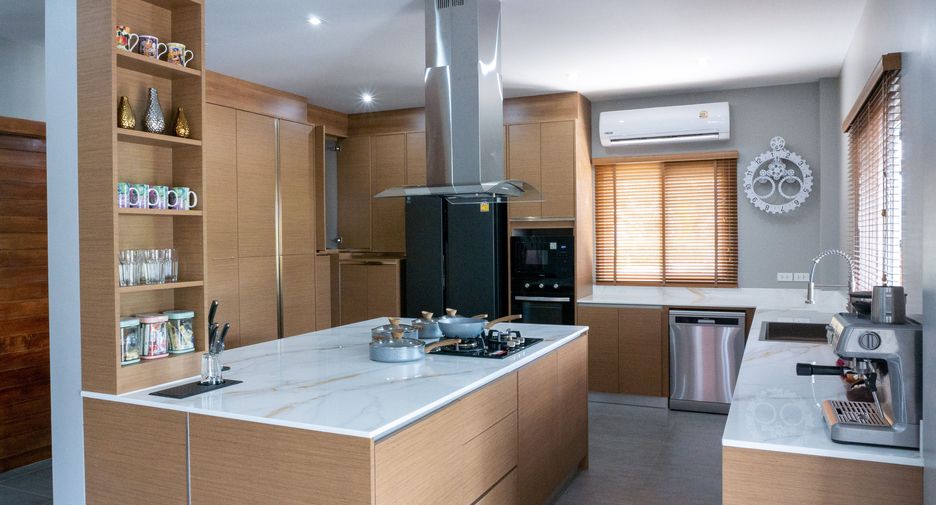 Haus zum Kauf und zur Miete mit 4 Zimmer in Mueang Phuket, Phuket