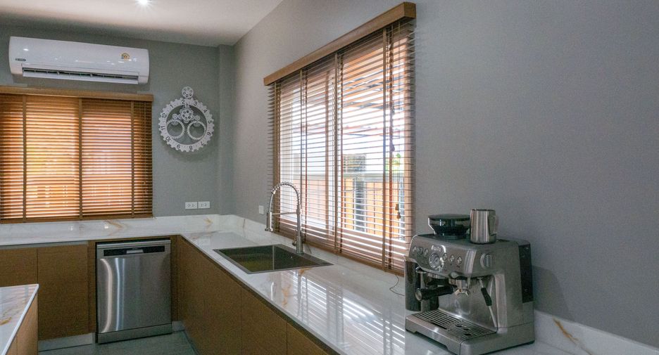 Haus zum Kauf und zur Miete mit 4 Zimmer in Mueang Phuket, Phuket