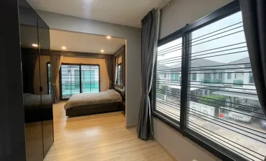 Casa en venta de 3 habitaciones en Mueang Nonthaburi, Nonthaburi