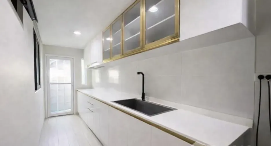 For sale 4 bedrooms house in Mueang Pathum Thani, Pathum Thani