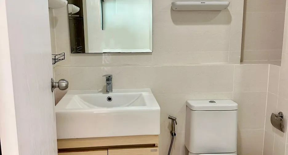 For sale 1 bed condo in Huai Khwang, Bangkok