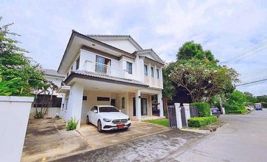 Casa en alquiler de 5 habitaciones en Sai Mai, Bangkok