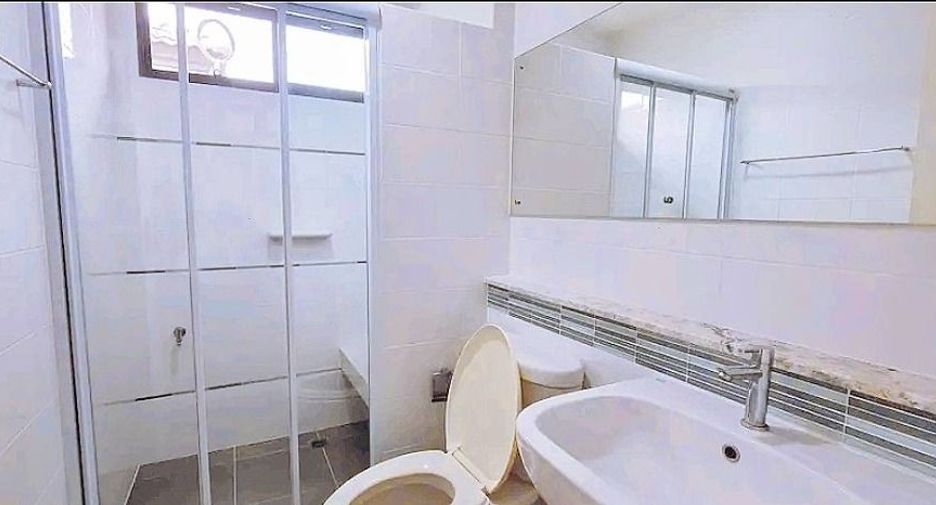 Casa en alquiler de 5 habitaciones en Sai Mai, Bangkok