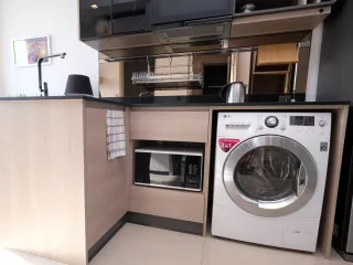 Condo en alquiler de 1 habitaciones en Huai Khwang, Bangkok