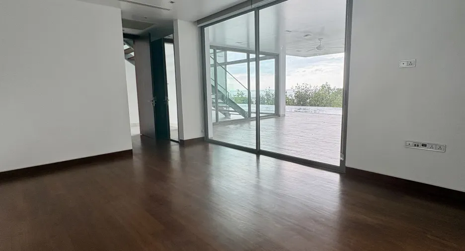For sale and for rent 4 bedrooms condo in Thalang, Phuket