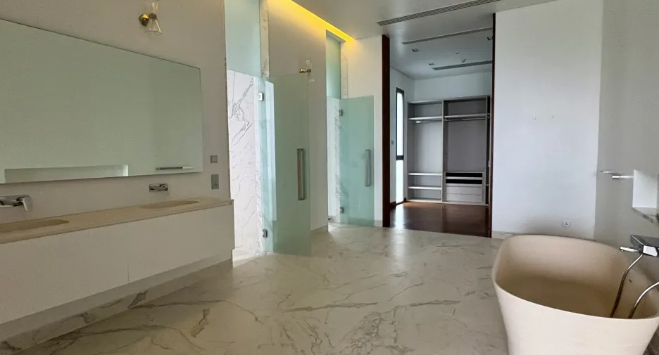 For sale and for rent 4 bedrooms condo in Thalang, Phuket