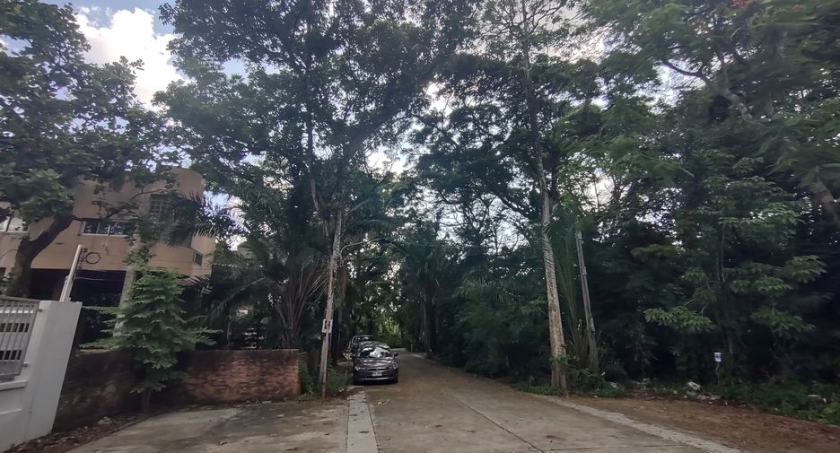 For sale 2 bedrooms house in Thawi Watthana, Bangkok