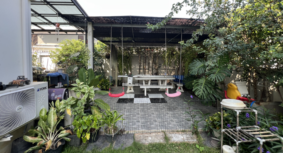 For sale 4 bedrooms house in Saraphi, Chiang Mai