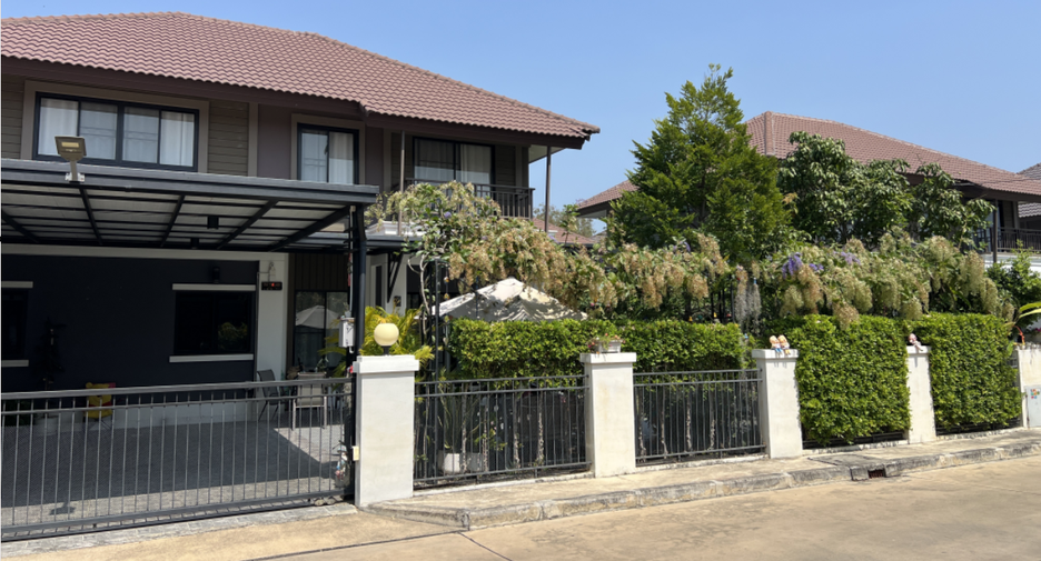 For sale 4 bedrooms house in Saraphi, Chiang Mai