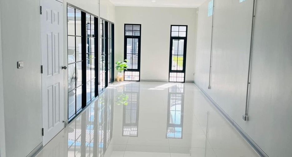 For sale 4 bedrooms house in Saraphi, Chiang Mai