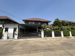 Casa en venta de 4 habitaciones en Saraphi, Chiang Mai