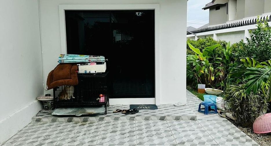 For sale 4 bedrooms house in Saraphi, Chiang Mai