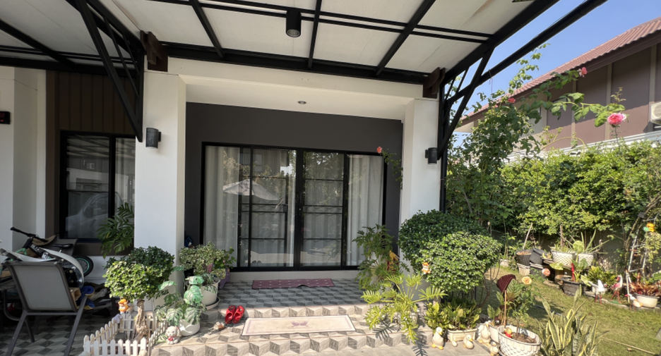 For sale 4 bedrooms house in Saraphi, Chiang Mai