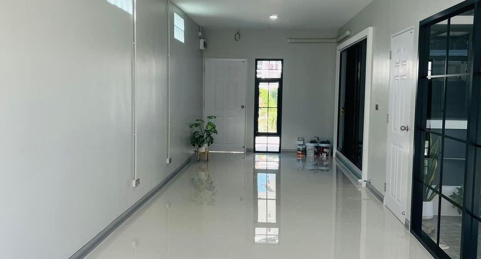 For sale 4 bedrooms house in Saraphi, Chiang Mai