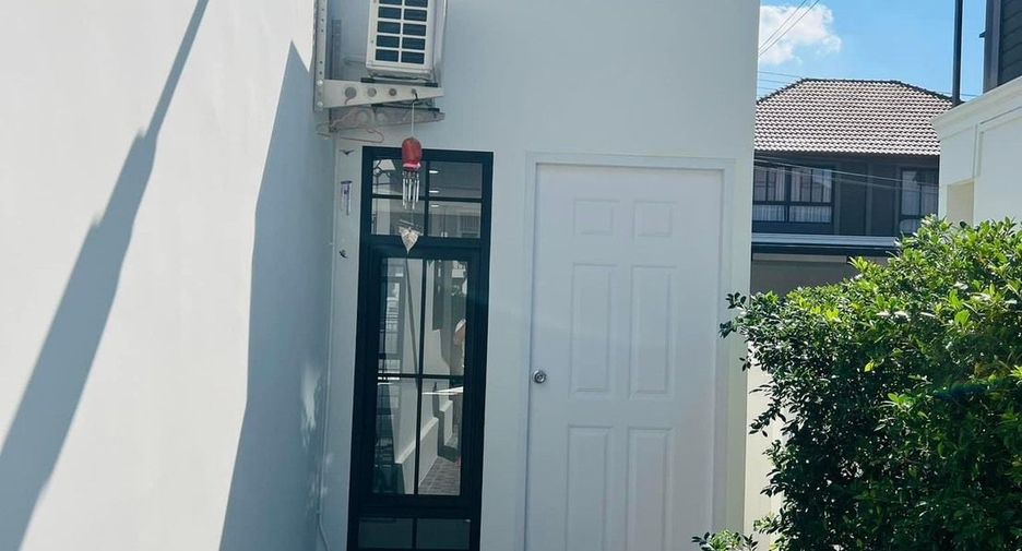 For sale 4 bedrooms house in Saraphi, Chiang Mai