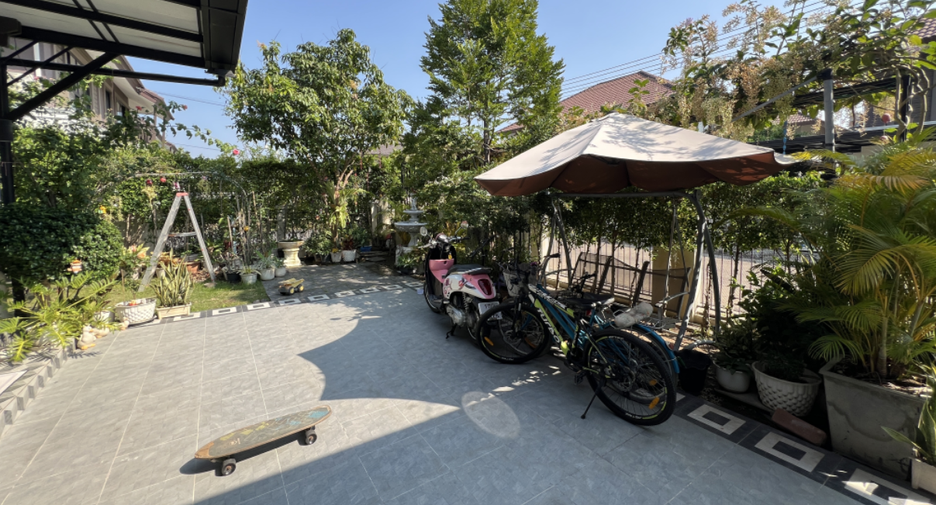 For sale 4 bedrooms house in Saraphi, Chiang Mai