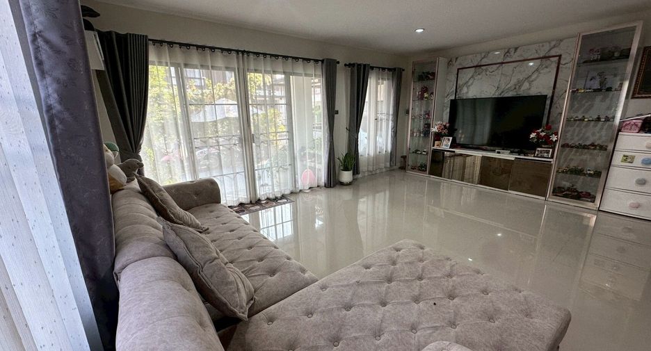 For sale 4 bedrooms house in Saraphi, Chiang Mai