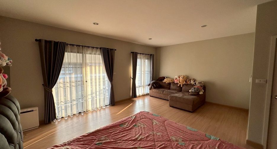 For sale 4 bedrooms house in Saraphi, Chiang Mai