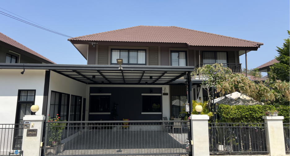 For sale 4 bedrooms house in Saraphi, Chiang Mai