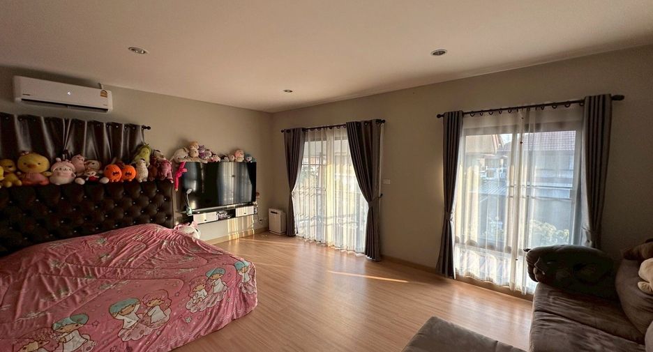 For sale 4 bedrooms house in Saraphi, Chiang Mai