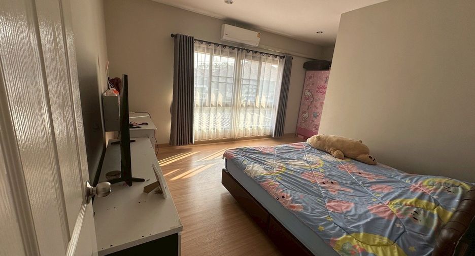 For sale 4 bedrooms house in Saraphi, Chiang Mai