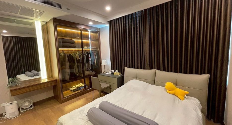 For rent 2 bedrooms condo in Bang Rak, Bangkok