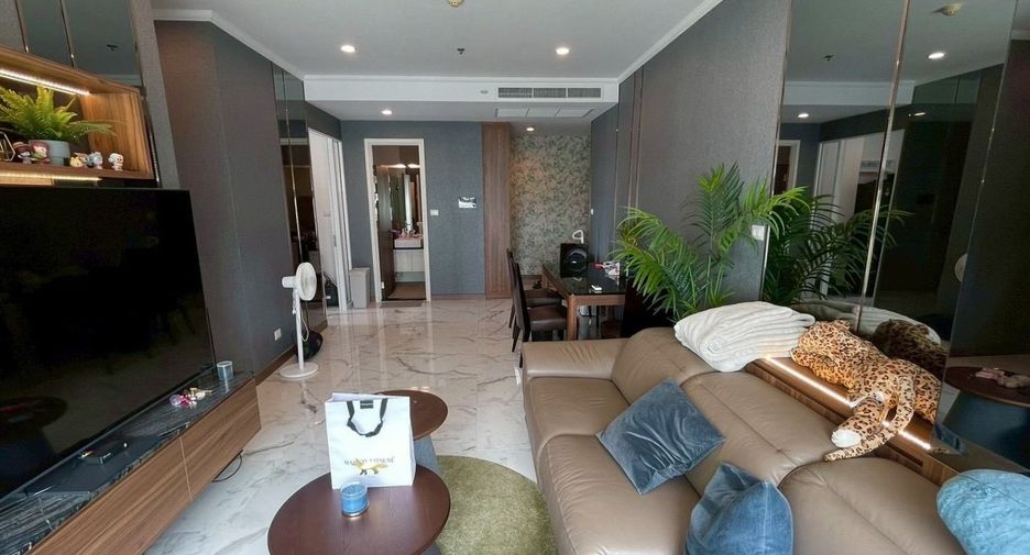 For rent 2 bedrooms condo in Bang Rak, Bangkok