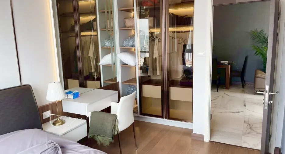 Condo en alquiler de 2 habitaciones en Bang Rak, Bangkok