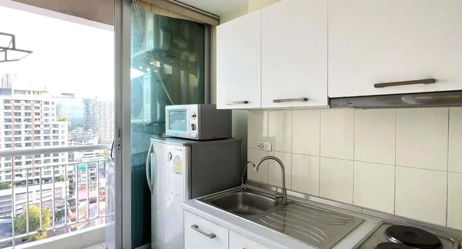 For rent 1 bed condo in Phaya Thai, Bangkok