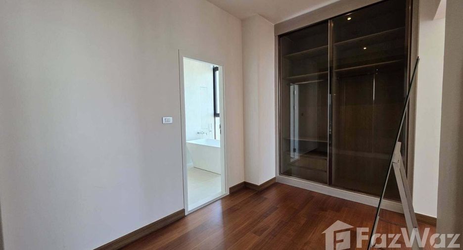 For rent 3 bedrooms condo in Bang Kho Laem, Bangkok