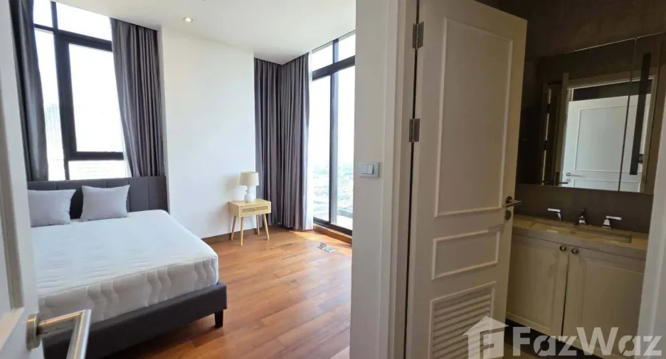 For rent 3 bedrooms condo in Bang Kho Laem, Bangkok