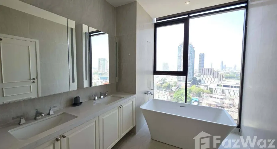 For rent 3 bedrooms condo in Bang Kho Laem, Bangkok