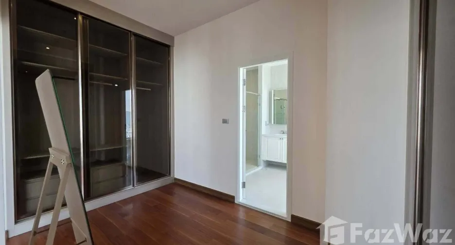 For rent 3 bedrooms condo in Bang Kho Laem, Bangkok