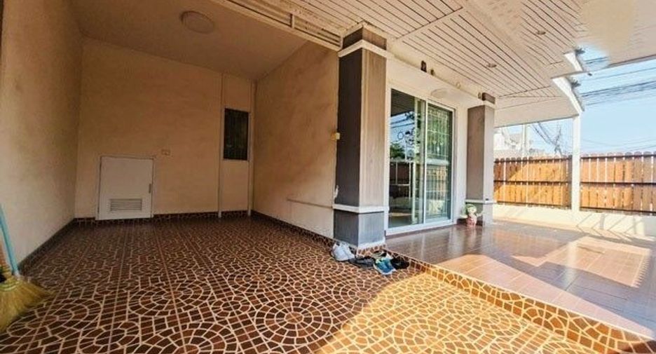 Reihenhaus zum Kauf mit 3 Zimmer in Phra Pradaeng, Samut Prakan