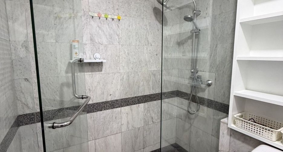 Wohnung zur Miete mit Studio in Pathum Wan, Bangkok