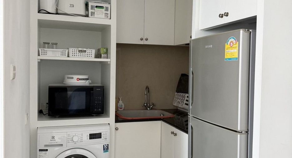 Wohnung zur Miete mit Studio in Pathum Wan, Bangkok