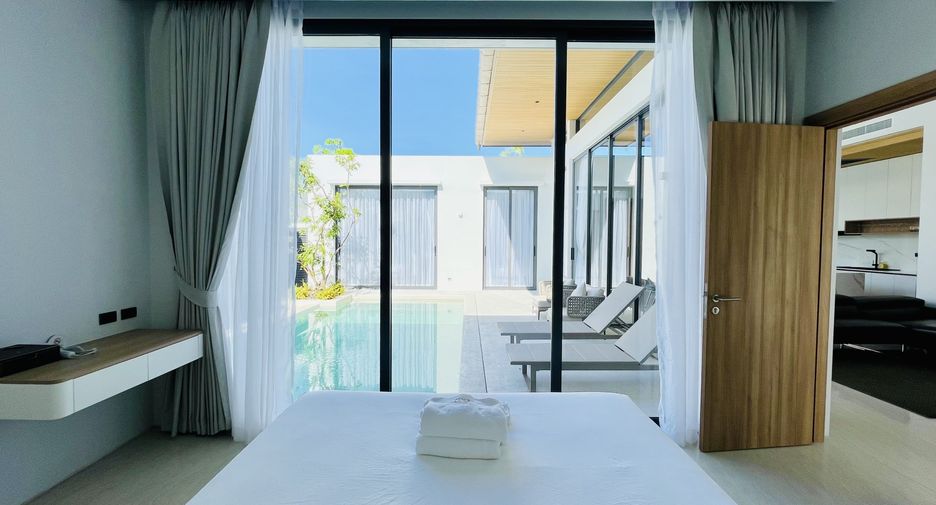 For rent 4 bedrooms villa in Mueang Phuket, Phuket