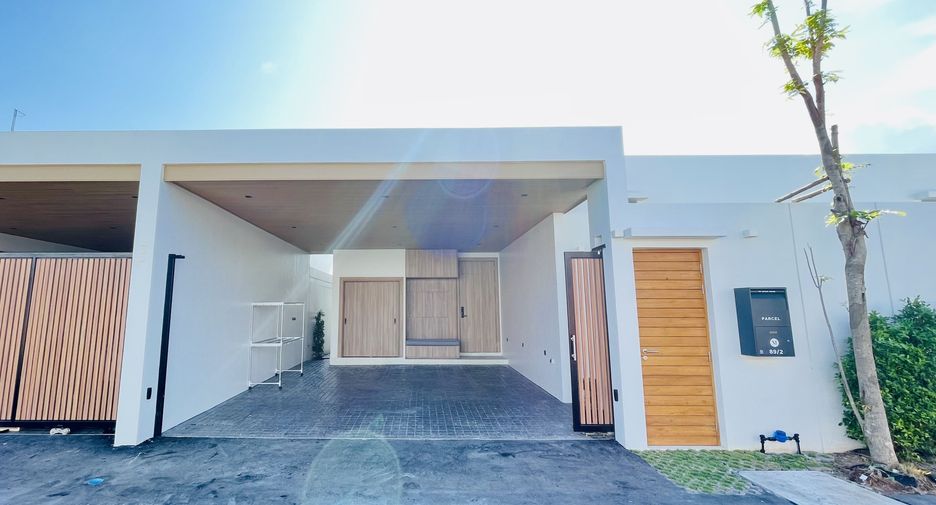 For rent 4 bedrooms villa in Mueang Phuket, Phuket