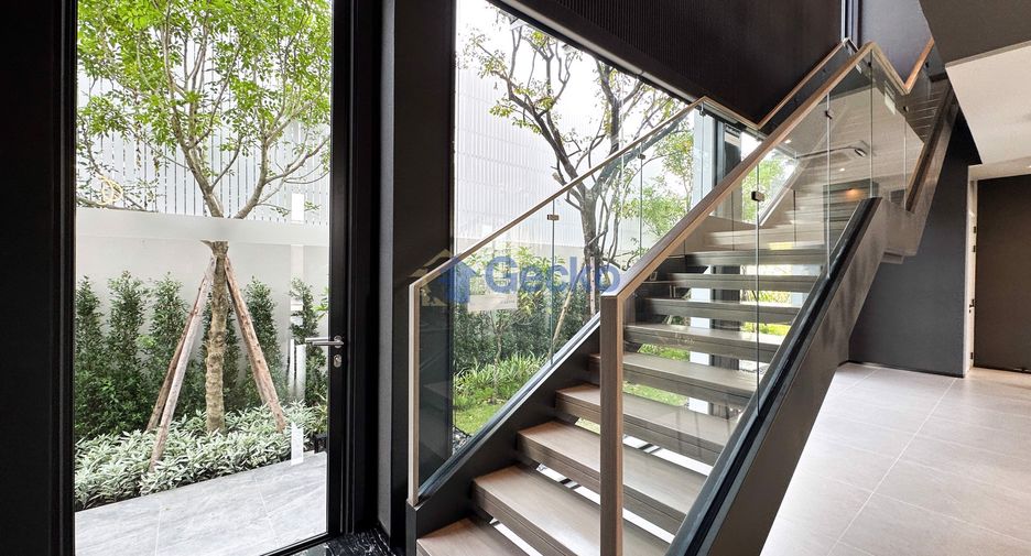 For sale 4 bedrooms house in Bang Lamung, Chonburi
