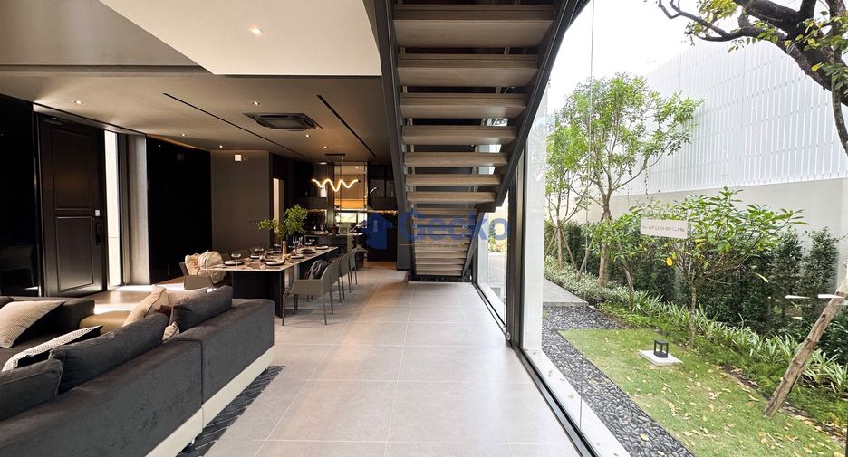 For sale 4 bedrooms house in Bang Lamung, Chonburi