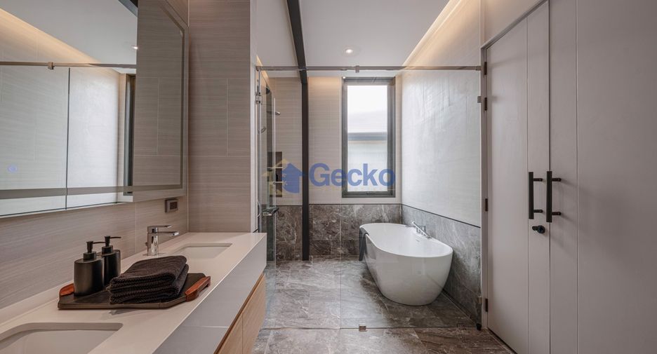 For sale 4 bedrooms house in Bang Lamung, Chonburi