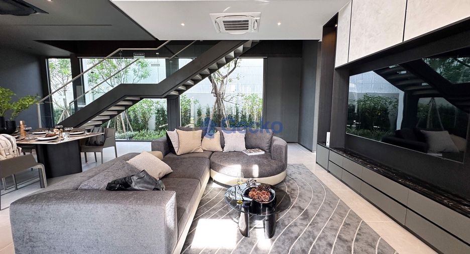 For sale 4 bedrooms house in Bang Lamung, Chonburi