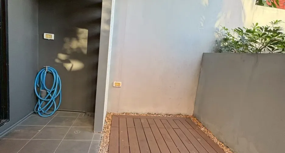 For sale 1 bed condo in Mueang Samut Prakan, Samut Prakan