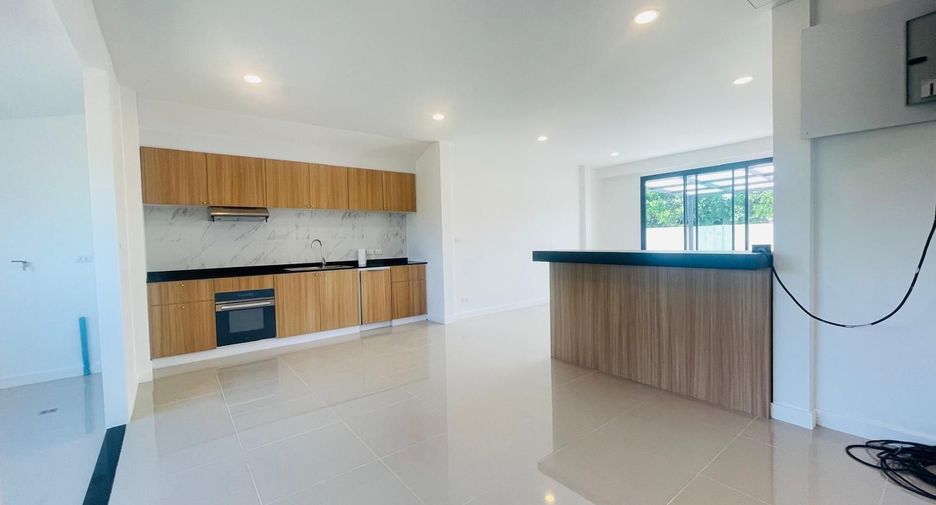For sale 3 bedrooms villa in Thalang, Phuket