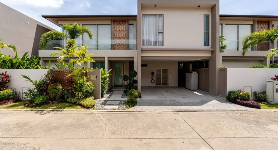For sale 4 bedrooms villa in Thalang, Phuket