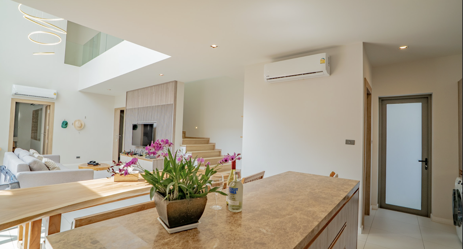 For sale 5 bedrooms villa in Thalang, Phuket